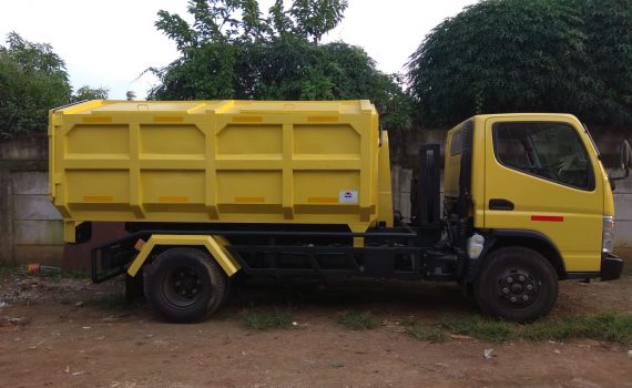 Truck Sampah, Truck Arm Roll